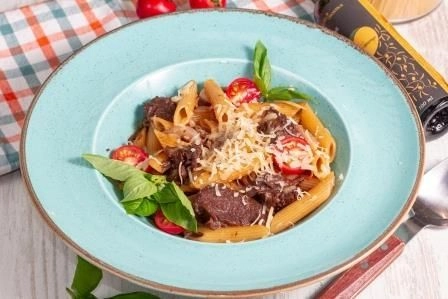 Пенне с говяжьими щечками в соусе Демиглас