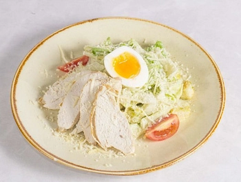 Салат Цезарь с курочкой