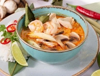 Том ям с креветками и курочкой