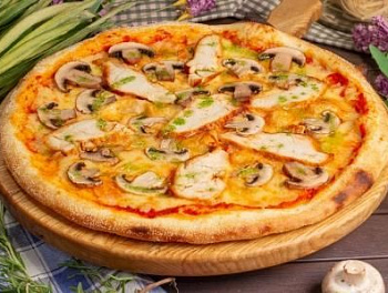 Пицца с курицей и грибами