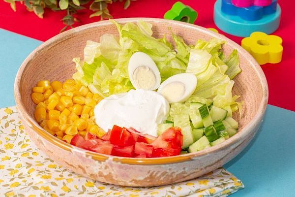 Овощной салатик с кукурузкой (масло)